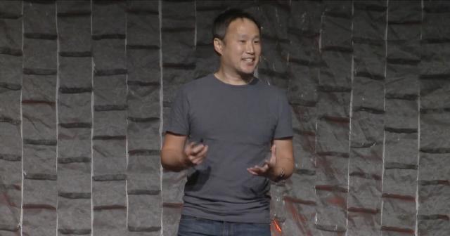 Joe Cheng speaking at RStudio's conference in 2022